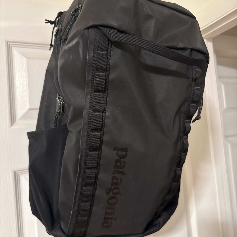 Patagonia Black Hole Pack 32L backpack - Black, Great condition
